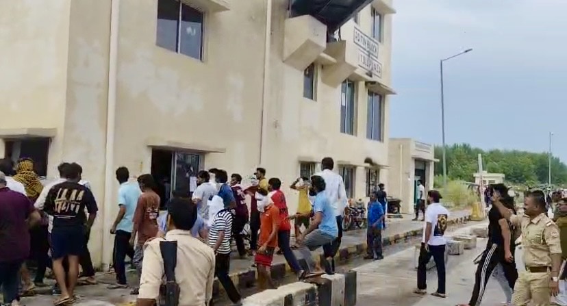 Meerut Bhuni Toll Plaza Chaos