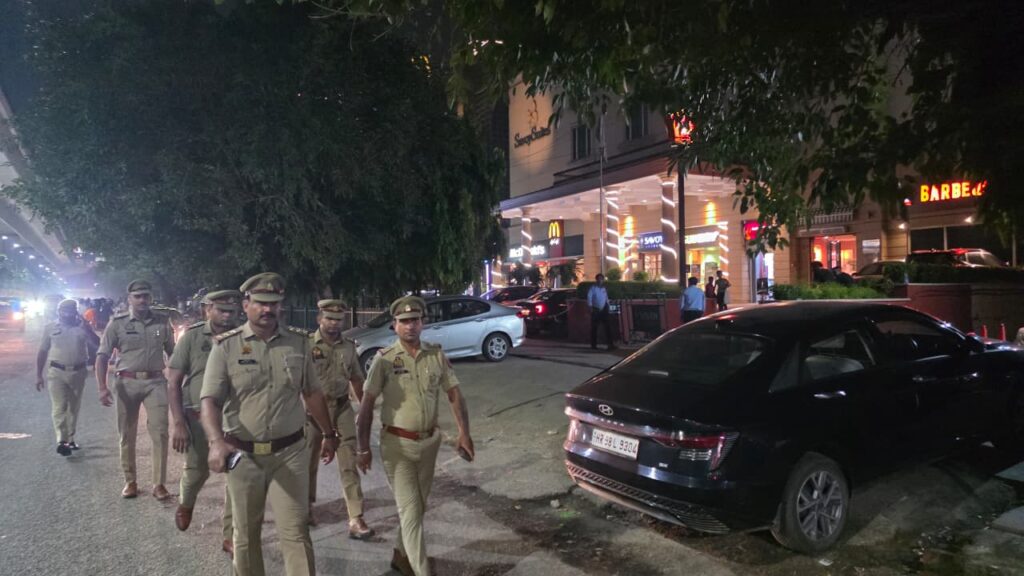 Independence Day 2025: Delhi Bans Heavy Vehicles, Noida Tightens Security  