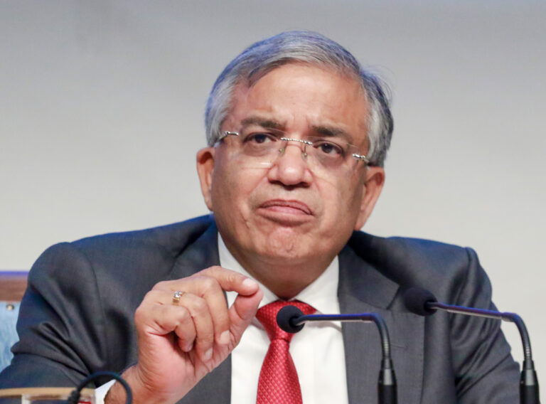 ‘राहुल गांधी 7 दिन में हलफनामा दें या माफी मांगें’, CEC ज्ञानेश कुमार का कड़ा पलटवार