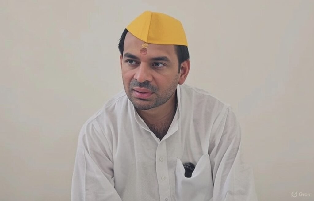 Tej Pratap Yadav Warns Tejashwi and Rahul Gandhi: Beware of 'Jaichands' Ahead of Bihar Elections
