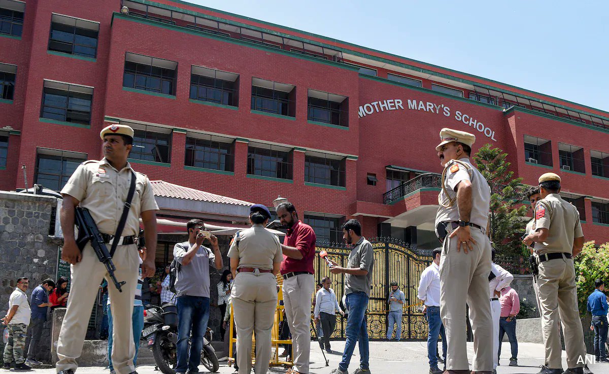 Bomb Threats to 6 Delhi Schools