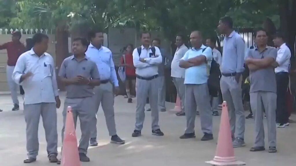 Bomb Threats to 6 Delhi Schools
