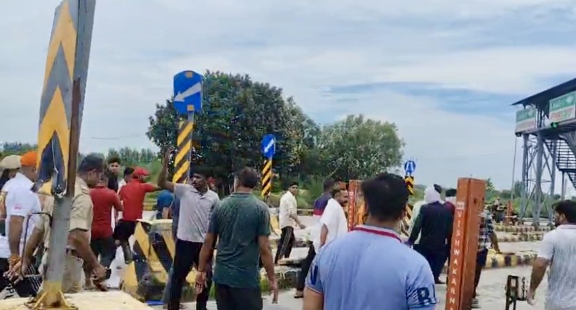 Meerut Bhuni Toll Plaza Chaos