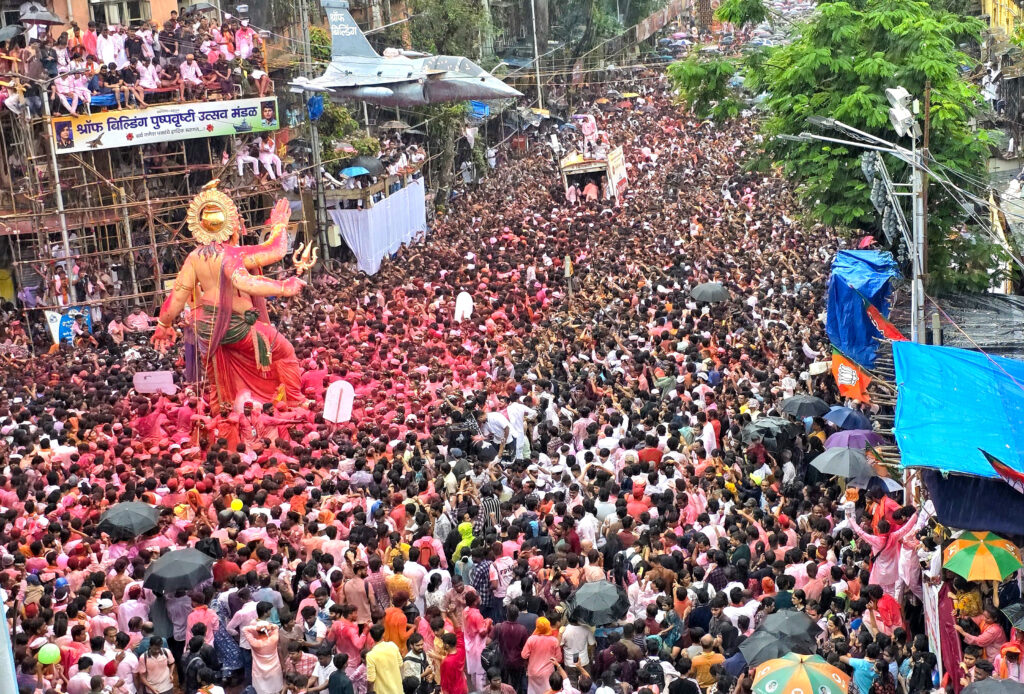 Lalbaugcha Raja Visarjan Thefts
