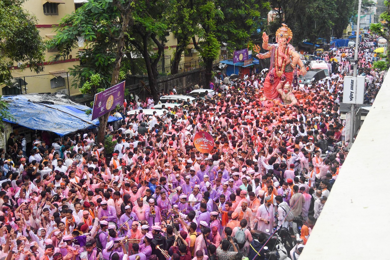 Lalbaugcha Raja Visarjan Thefts