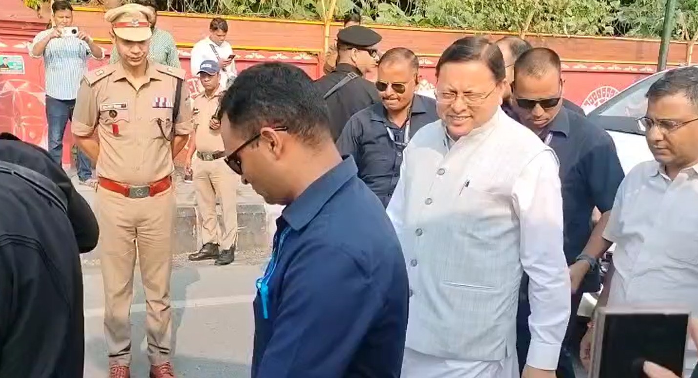 Uttarakhand CM Dhami Meets Protesting Students, Promises CBI Probe in Paper Leak Case
