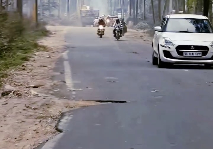 Muzaffarnagar Jolly Road: 57 Potholes Pose Accident Risk