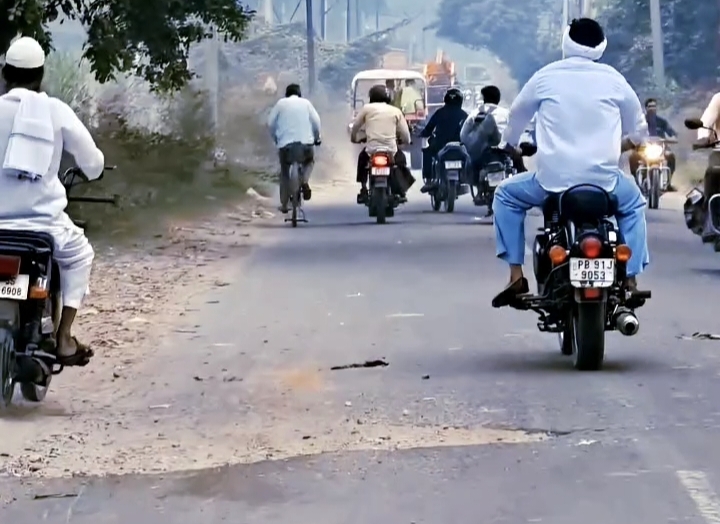 Muzaffarnagar Jolly Road: 57 Potholes Pose Accident Risk