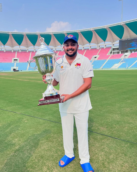 पृथ्वी शॉ का रणजी ट्रॉफी में धमाका: 141 गेंदों में दूसरा सबसे तेज दोहरा शतक, चंडीगढ़ के खिलाफ नाबाद 222 रन