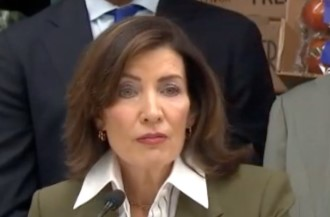 अमेरिका शटडाउन का असर: SNAP खाद्य सहायता पर संकट, न्यूयॉर्क ने इमरजेंसी घोषित कर 65 मिलियन डॉलर का राहत पैकेज जारी किया