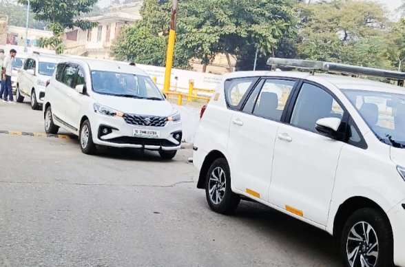 मुजफ्फरनगर: मंसूरपुर शुगर मिल में इनकम टैक्स का छापा, अधिकारियों के फोन बंद, CISF तैनात!