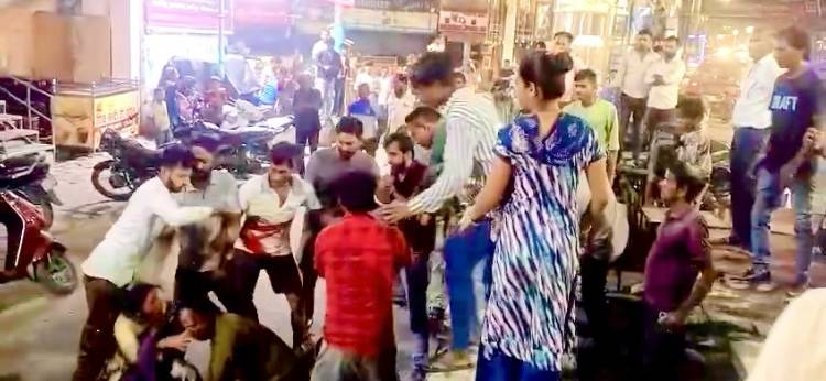 Muzaffarnagar Shiv Chowk Clash: Street Vendors Brawl Over Space