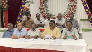 Muzaffarnagar Mava Traders Allege Harassment by Admin