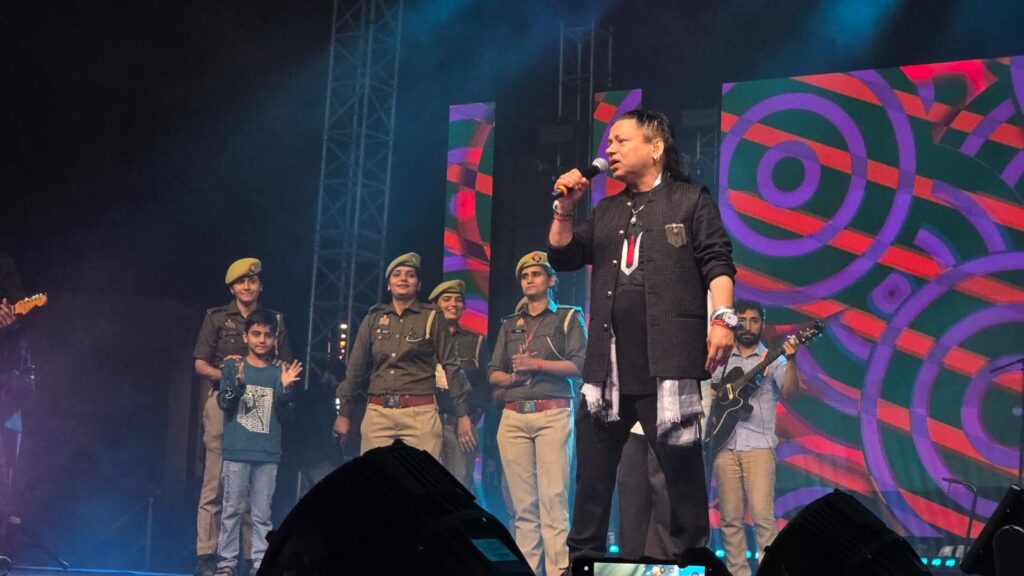 Muzaffarnagar Kartik Ganga Snan Mela: Kailash Kher Mesmerizes 