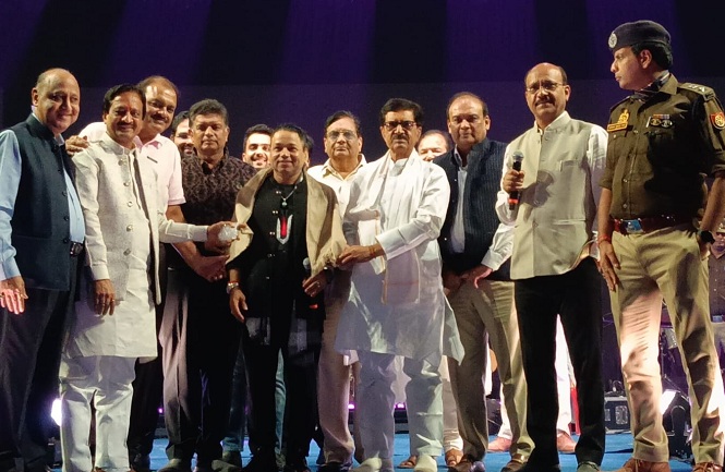 Muzaffarnagar Kartik Ganga Snan Mela: Kailash Kher Mesmerizes