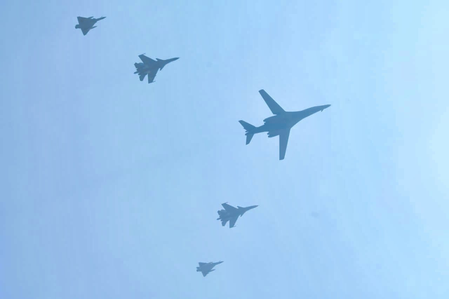 भारत-अमेरिका वायुसेना संयुक्त अभ्यास 2025: सामरिक साझेदारी का मजबूत प्रदर्शनभारत–अमेरिका वायुसेना का जोरदार युद्धाभ्यास: बी-1बी लांसर ने दिखाया दम, आज फाइनल डे