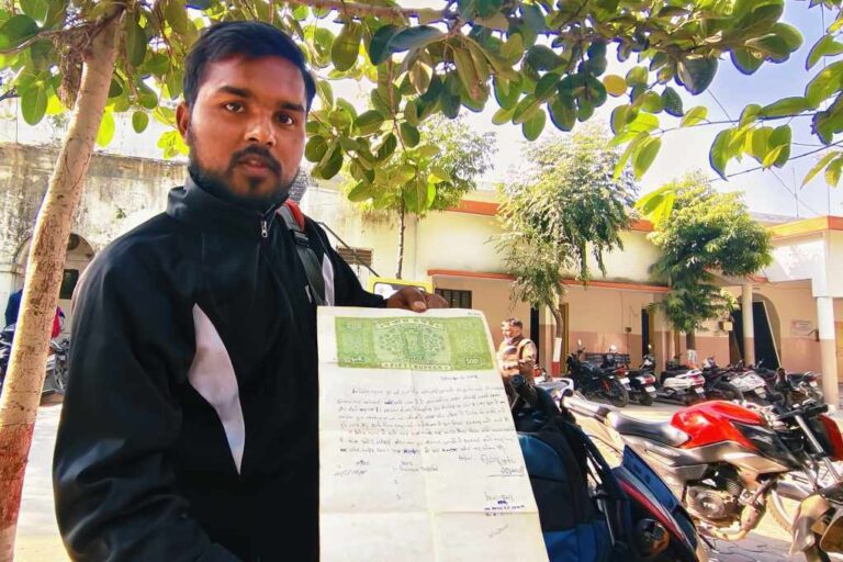 मुजफ्फरनगर में लेखपाल की करतूत! ग़रीब के घर पर चला दिया बुल्डोजर, DM ने दिए जांच के आदेश