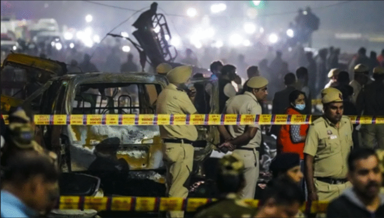 दिल्ली लाल किला धमाके की दिल दहला देने वाली कहानी: प्रत्यक्षदर्शियों ने बताई भयावह स्थिति, खून और मांस के टुकड़ों की चीखें