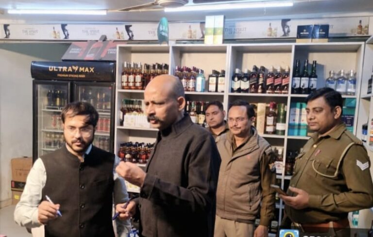 मुजफ्फरनगर में शराब की दुकानों पर ताबड़तोड़ छापेमारी, SDM का एक साथ छापे, ओवररेटिंग-खुली बोतल जीरो