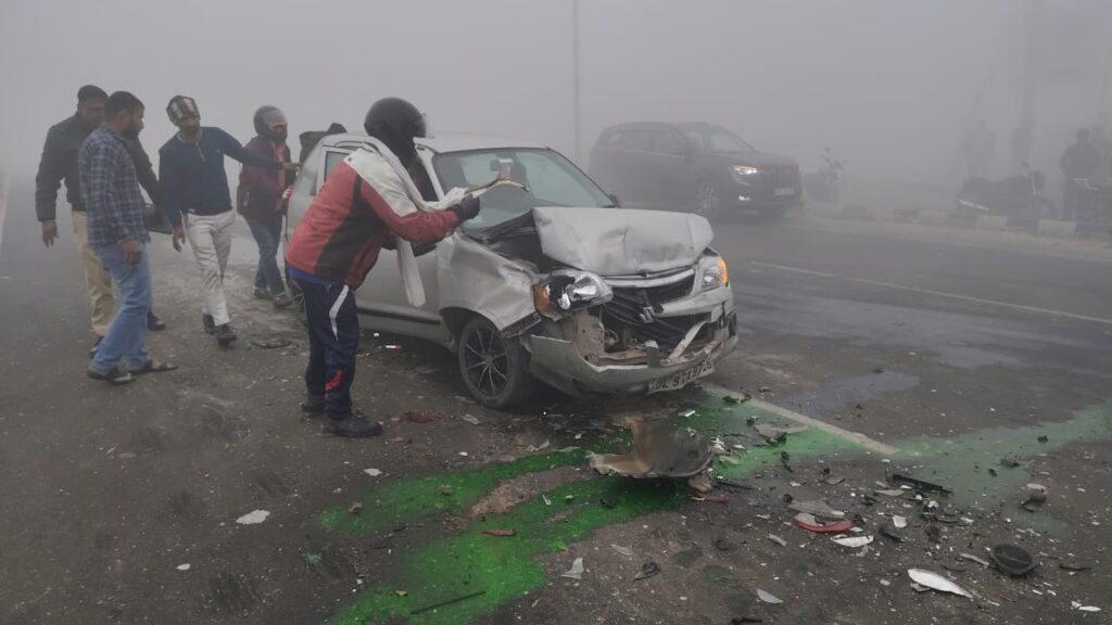 Muzaffarnagar Dense Fog Crashes: 14 Vehicles Collide 