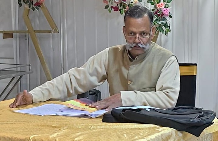 Muzaffarnagar Ex-Lekhpal Jay Bhagwan Agarwal Accuses Former DM 