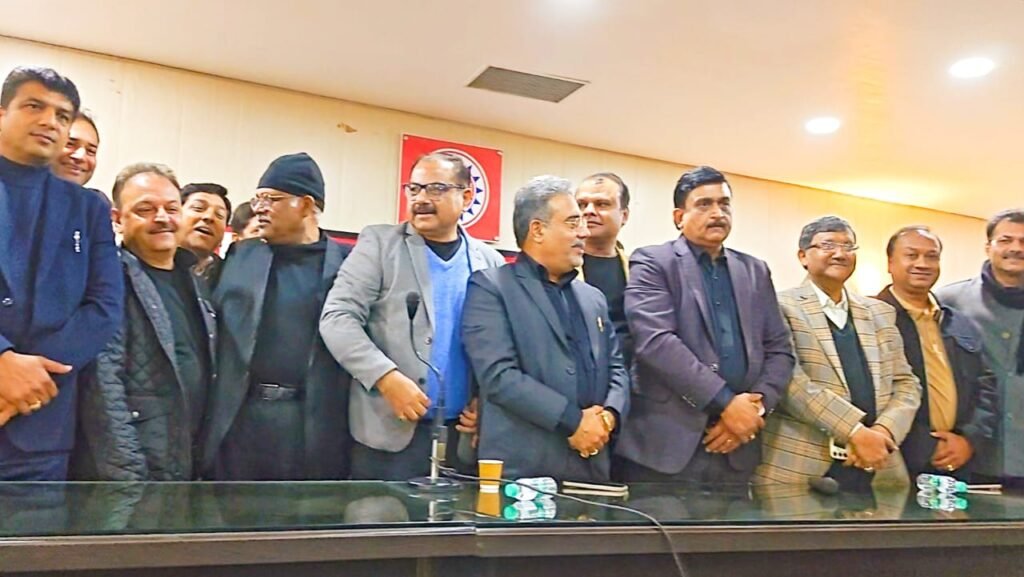 Muzaffarnagar Aramco paper mill, Prabhat Kumar media threat, KP Malik nephew, pollution press conference, paper mill association.