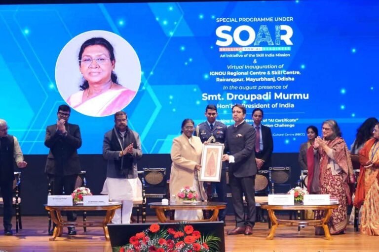 बिजनौर सांसद चंदन चौहान ने राष्ट्रपति भवन में लहराया AI का परचम! द्रौपदी मुर्मु से मिला प्रमाणपत्र, तकनीकी नेतृत्व का नया अध्याय!