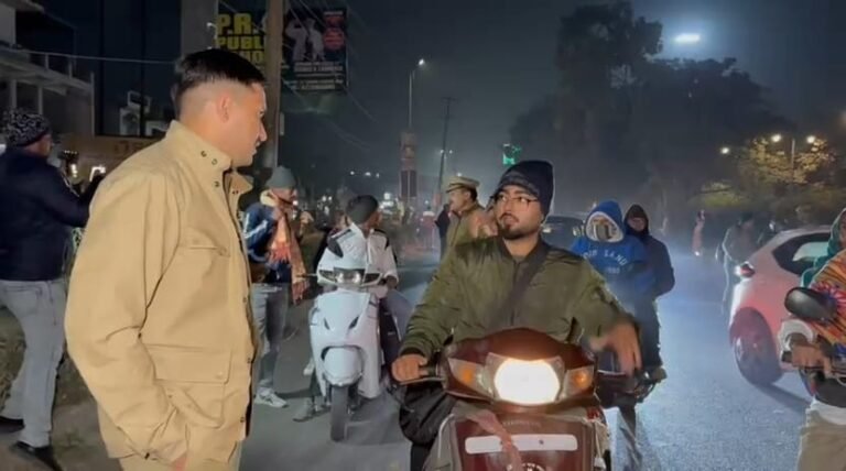 मुजफ्फरनगर पुलिस का ‘नो हेलमेट, नो हाईवे’ अभियान, बिना हेलमेट बाइकर्स की हाईवे पर ‘नो एंट्री’! 66 लिंक रोड पर चेकिंग, 7 दिन जागरूकता, फिर चालान!