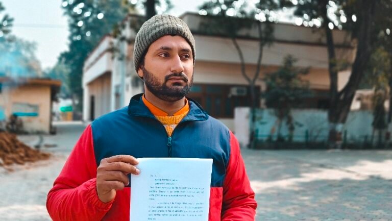 मुजफ्फरनगर: शिक़ायत करने पर नौकरी से निकला, आग लगाकर फूंक दिया घर, अब झूठे केस और पुलिस के दबाव का खेल!