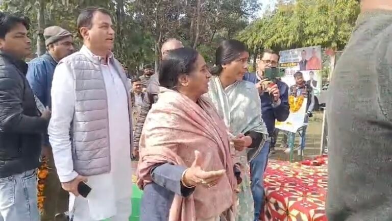मुजफ़्फ़रनगर में MP–MLA के बीच क्रेडिट लेने की होड़! होर्डिंग–बैनर पर फ़ोटो ना होने पर चंदन से ‘रूठी बुआ’ मिथलेश!