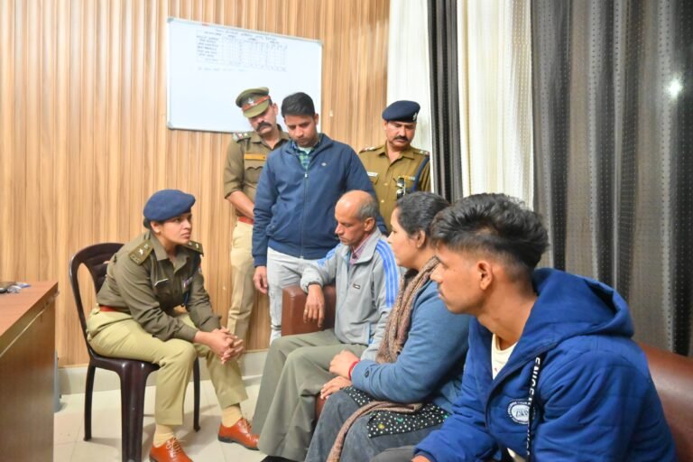 ऋषिकेश हत्याकांड में एसपी विशाखा भदाणे ने संभाला मोर्चा! घटनास्थल का किया निरीक्षण, पीड़ित परिवार से मुलाकात