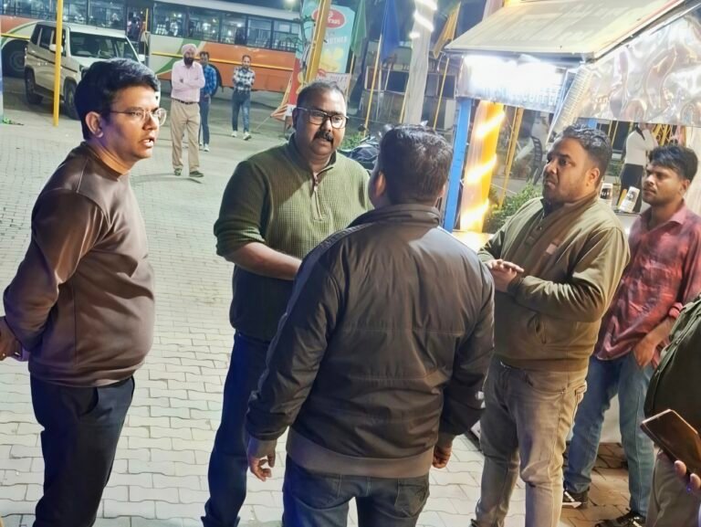 मुजफ्फरनगर में आबकारी विभाग की सघन कार्रवाई! होली से पहले शराब दुकानों का औचक निरीक्षण, पोज़ मशीन से बिक्री, CCTV मॉनिटरिंग और ढाबों पर सख्ती