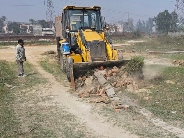 मुजफ्फरनगर विकास प्राधिकरण की बड़ी कार्रवाई: 110 बीघा अवैध प्लॉटिंग और अवैध कॉलोनियों पर गरजा बुलडोजर