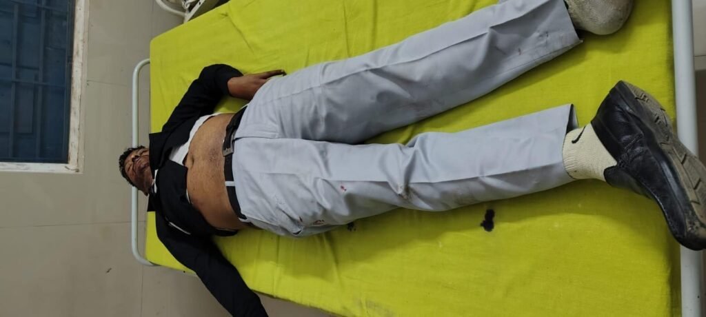 Muzaffarnagar: XUV Car Crashes into Tree on Charthawal Road, 2 Dead & 6 Critical – Returning from Merth Bara