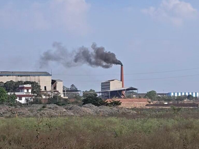 Exclusive: मुजफ्फरनगर में पेपर मिलों की चिमनियों पर अब IIT रुड़की का पहरा, धुएं के खेल पर कसेगा शिकंजा