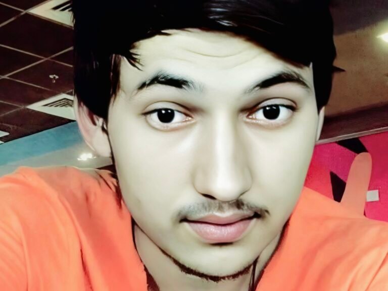 सुसाइड नोट में छुपा ‘राज’! मुज़फ़्फ़रनगर में युवक की मौत के पीछे मां–बेटी का टॉर्चर! पैसों की मांग से टूट गया था आयुष, मरने से पहले लिख गया दर्दभरी कहानी