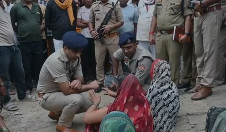 आजमगढ़ में दिल दहला देने वाली वारदात: ट्यूबवेल पर सो रहे दादा और पोते की कुल्हाड़ी से हत्या,जांच में जुटी पुलिस