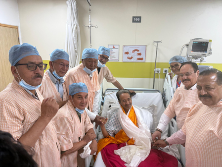 सोनम वांगचुक ने 26 दिन बाद तोड़ा अनशन, जेपी नड्डा और डॉ. जितेंद्र सिंह से मुलाकात के बाद लिया फैसला