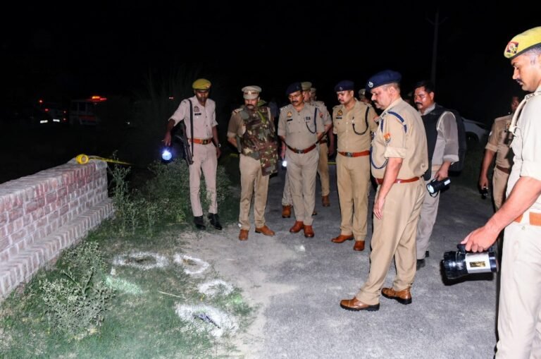 बहराइच में देर रात बड़ी मुठभेड़: 25 हजार का इनामी गौकश अशरफ उर्फ टीन्ने पैर में गोली लगने से घायल, तमंचा बरामद