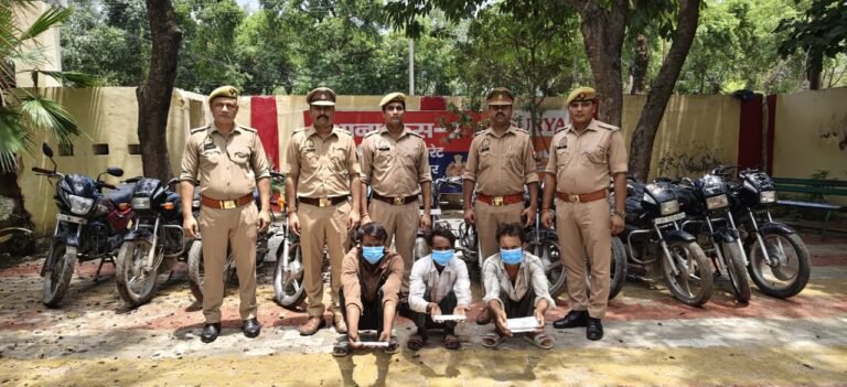 नोएडा पुलिस की चौतरफा कार्रवाई: वाहन चोर गैंग के 13 शातिर गिरफ्तार, कब्जे से 27 मोटरसाइकिलें और हथियार बरामद