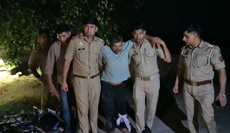 मुजफ्फरनगर में पुलिस और बदमाश के बीच मुठभेड़: 10 हजार का इनामी दिलशाद उर्फ डीलर पैर में गोली लगने से घायल