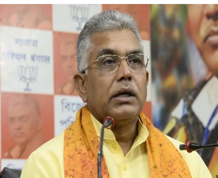 बंगाल की सियासत में ‘महाभारत’: दिलीप घोष ने चंद्रिमा को घेरा, बोले- जब ट्रेडमिल पर बजट बनेगा तो आर्थिक स्थिति तो बिगड़ेगी ही