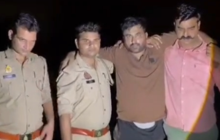 बागपत में पुलिस और तार चोर गिरोह के बीच मुठभेड़: दो बदमाश गोली लगने से घायल, तीन दबोचे, 4 क्विंटल तार बरामद