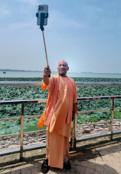 सीएम योगी ने गोरखपुर से शुरू किया 35 करोड़ पौधरोपण महाअभियान, ‘एक पेड़ मां के नाम’ से यूपी में हरियाली का संकल्प