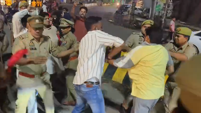 मुजफ्फरनगर में सपा-कांग्रेस के संयुक्त प्रदर्शन में हंगामा, नशे में युवक की टिप्पणी से मची अफरा-तफरी; पुलिस ने संभाला मोर्चा