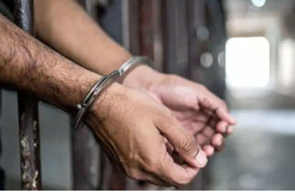 ग्रेटर नोएडा में पुलिस मुठभेड़ के बाद दो शातिर बदमाश गिरफ्तार, पैर में गोली लगने से एक घायल