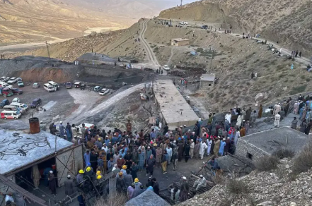 पाकिस्तान की कोयला खदान में भीषण विस्फोट, 34 खनिकों की मौत, कई मजदूर अब भी लापता