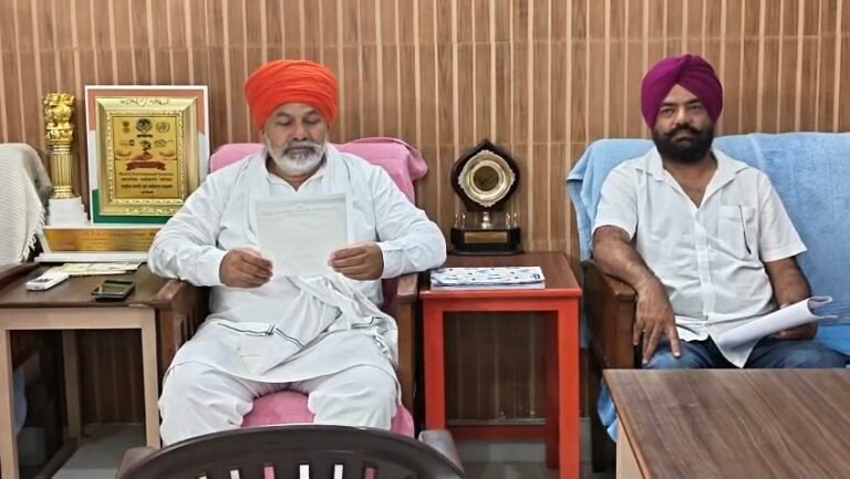 दिल्ली-देहरादून एक्सप्रेसवे के गड्ढों पर राकेश टिकैत का बड़ा बयान, बोले- जल्दबाजी और ठेकेदारों की लापरवाही का नतीजा