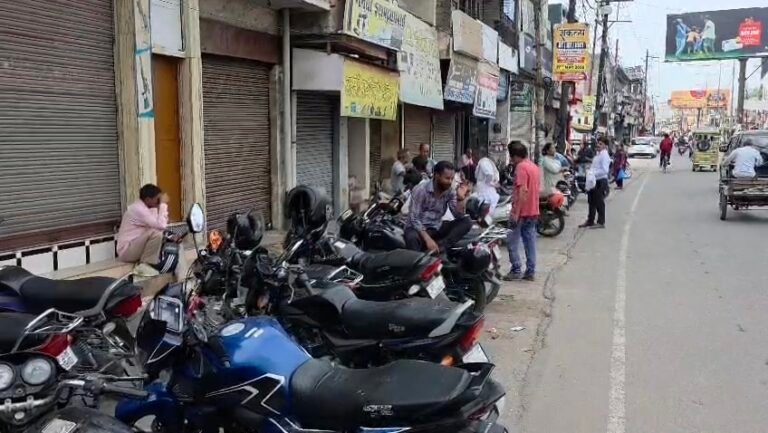 UPTET-2026 का आज आखिरी दिन: बायोमेट्रिक, AI कैमरों और थ्री-लेयर चेकिंग के बाद ही मिल रहा प्रवेश; दो दिनों में 20,836 अभ्यर्थियों ने दी परीक्षा, 2,879 ने छोड़ी