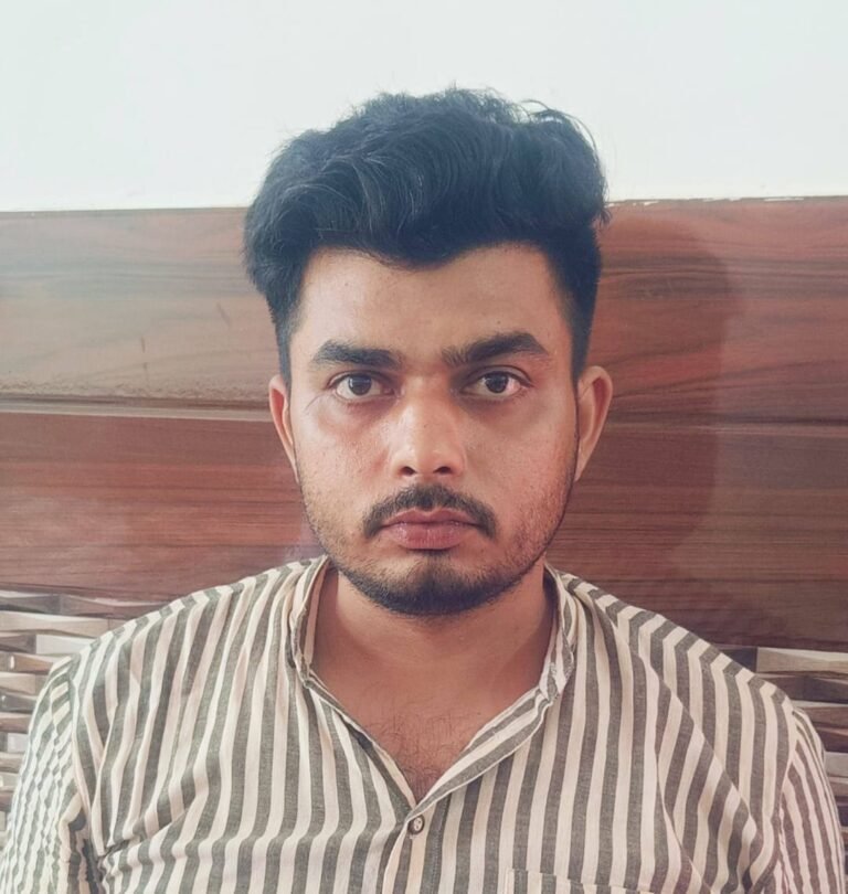 मुजफ्फरनगर में 20 हजार की रिश्वत लेते चकबंदी लेखपाल गिरफ्तार, एंटी करप्शन टीम की ट्रैप कार्रवाई से हड़कंप